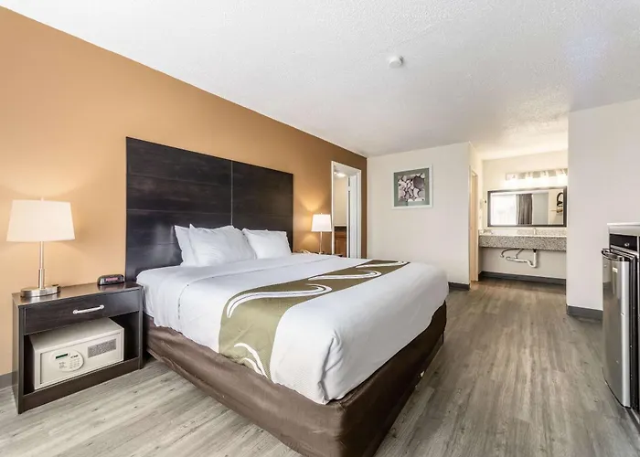 Quality Inn & Suites Vandalia Near I-70 And Hwy 51